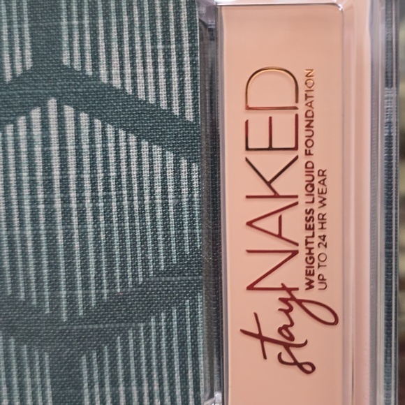 STAY NAKED BRAND WOMEN'S FOUNDATION 1.0 fl oz. - Picture 4 of 6